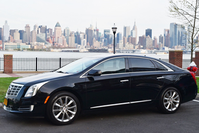 Cadillac XTS - Privacy & Class - Seats 3
